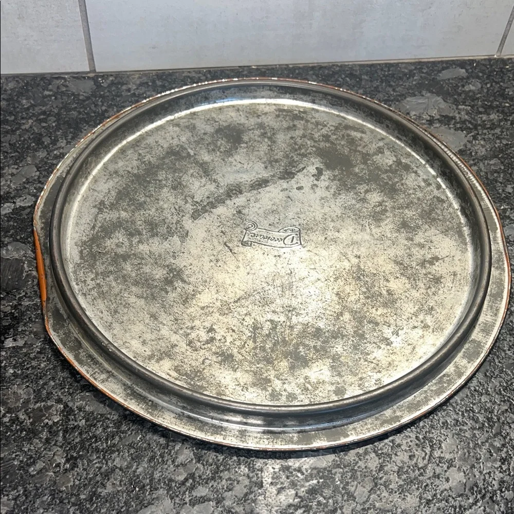 10” DECOWARE Vintage Tin Cake Carrier with Raised Kitchen Design painted on.
